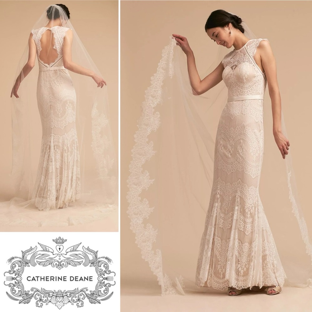{Catherine Deane} : “Suri” Ivory Lace Wedding Gown - Picture 9 of 16